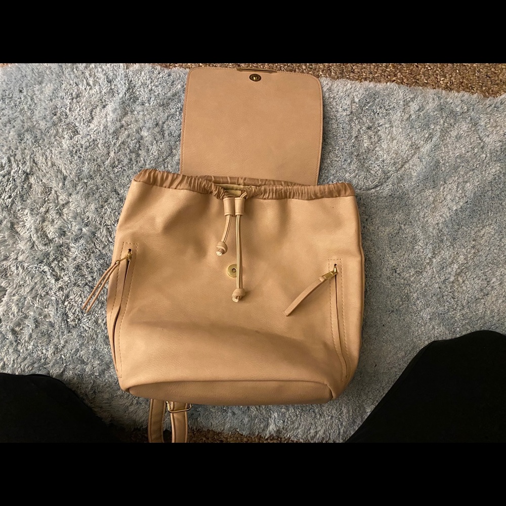 Backpack - Picture 2 of 4